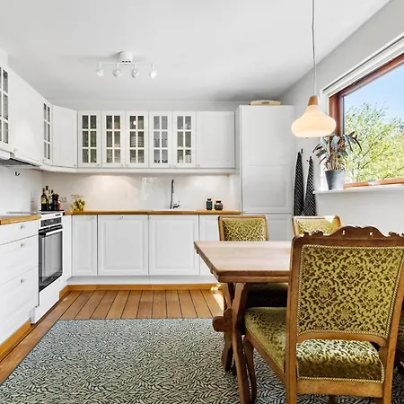 2 Bedroom Lovely In 에벨토프트