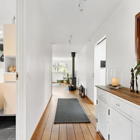 2 Bedroom Lovely In 펜션 *