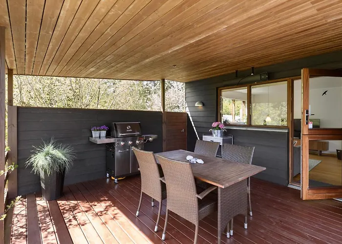 2 Bedroom Lovely In