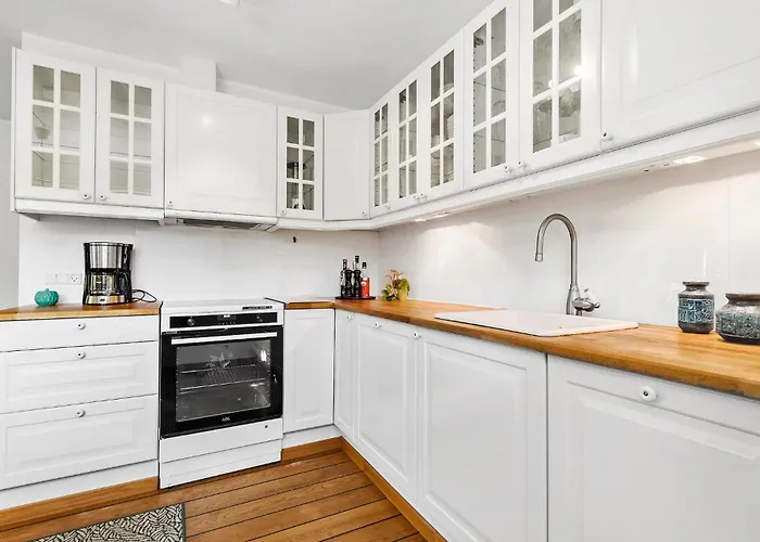 2 Bedroom Lovely In